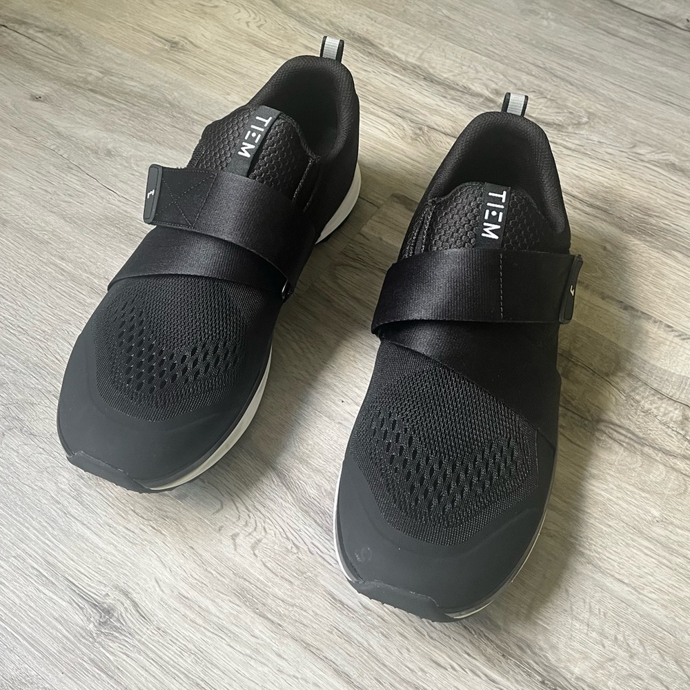 Tiems Women Slipstream Spin Shoes (w/ clips attached!)